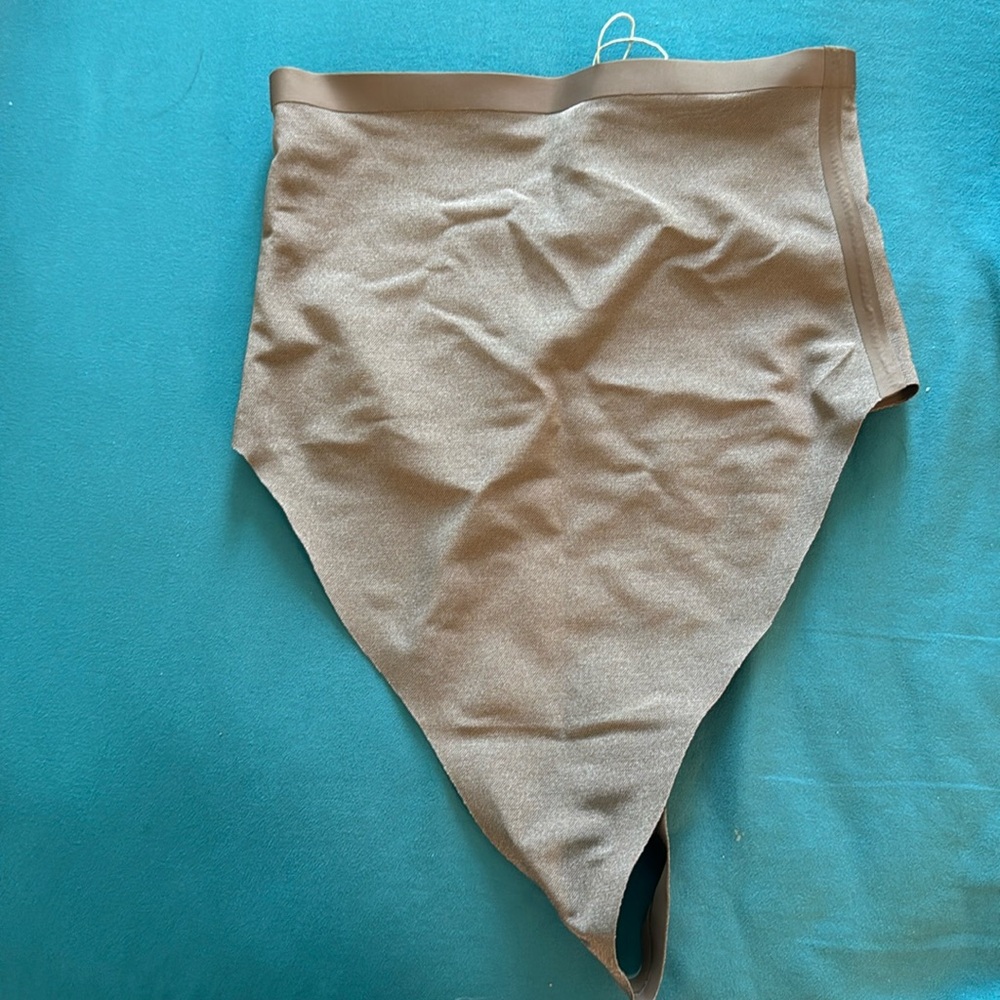 Skims tong shape-wear